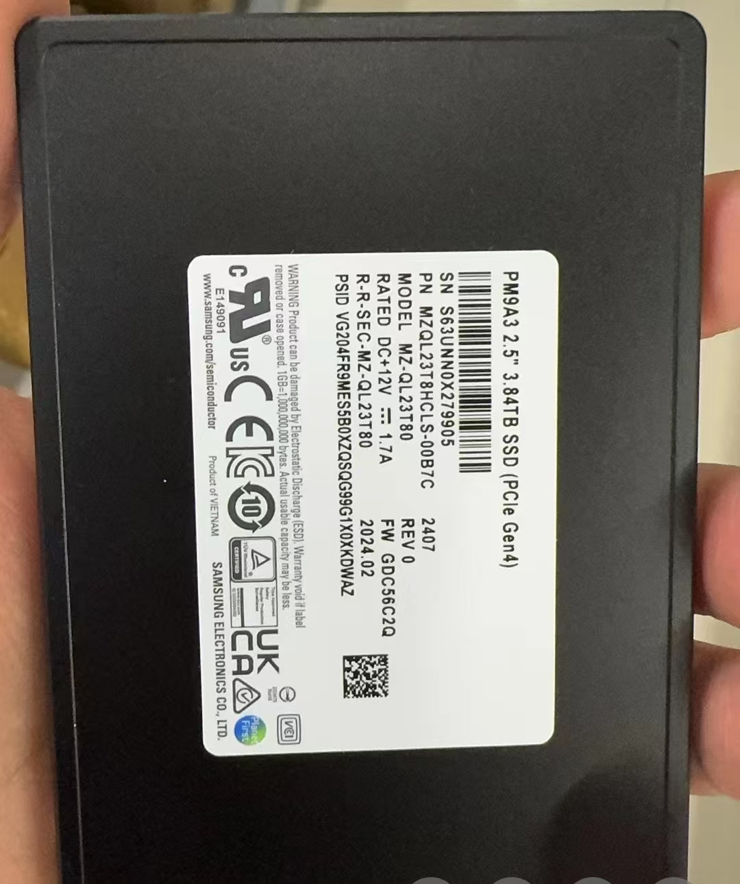 Samsung PM9A3 3.84TB PCIe Gen4 x4 NVMe U.2 2.5" Internal SSD MZ-QL23T80 samsung pm9a3 3.84tb pcie gen4 x4 nvme u.2 2.5" internal ssd mz ql23t80